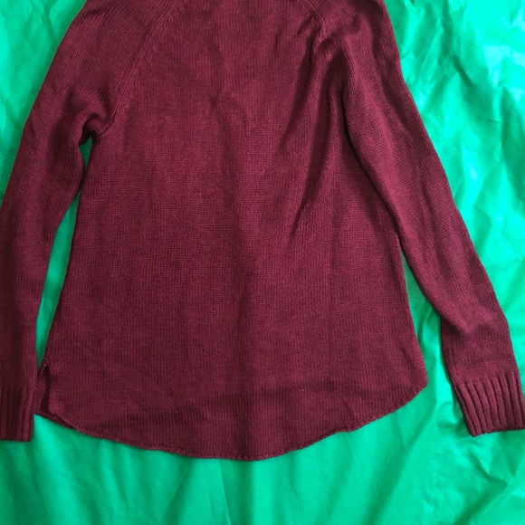 Burgundy GUESS long sleeve unique sweater. - Picture 5 of 5